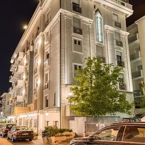 https://hotel-augustus-rimini.emilia-romagnahotels.net